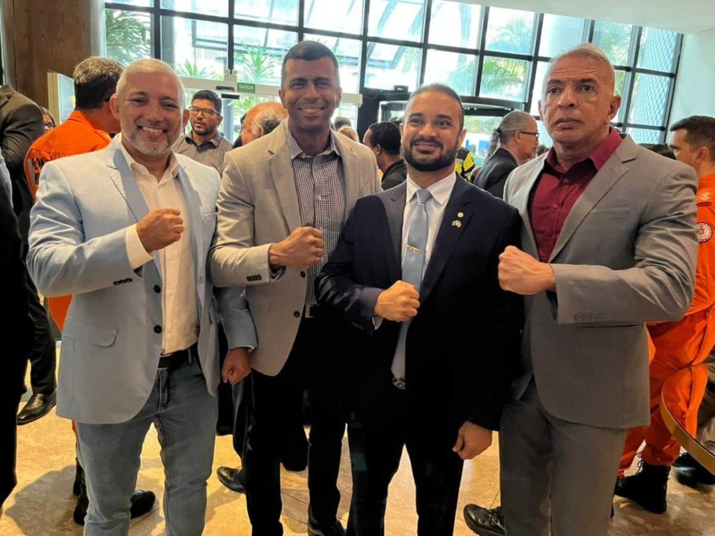 Foto do lançamento do Plano Municipal de Segurança de Salvador com Capitão Alden, Coronel Sturaro e o GCM João Neto